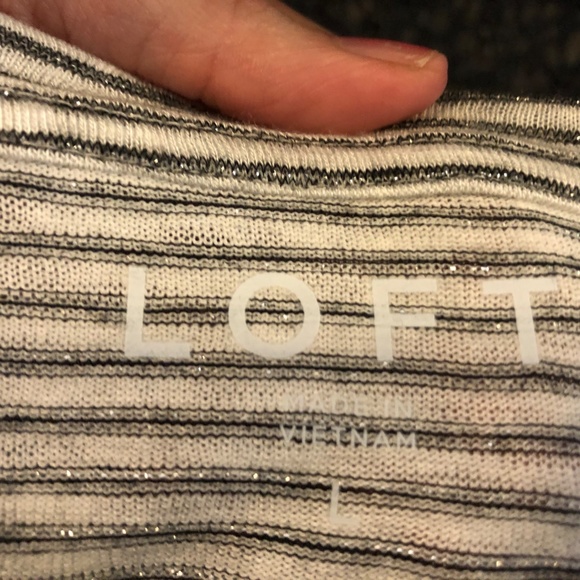 4/20🌟Loft Striped shirt - Picture 2 of 4